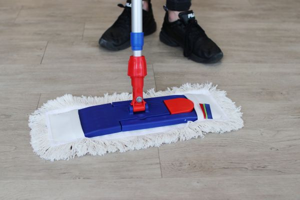 Farbkennzeichnung für Gebäudereiniger