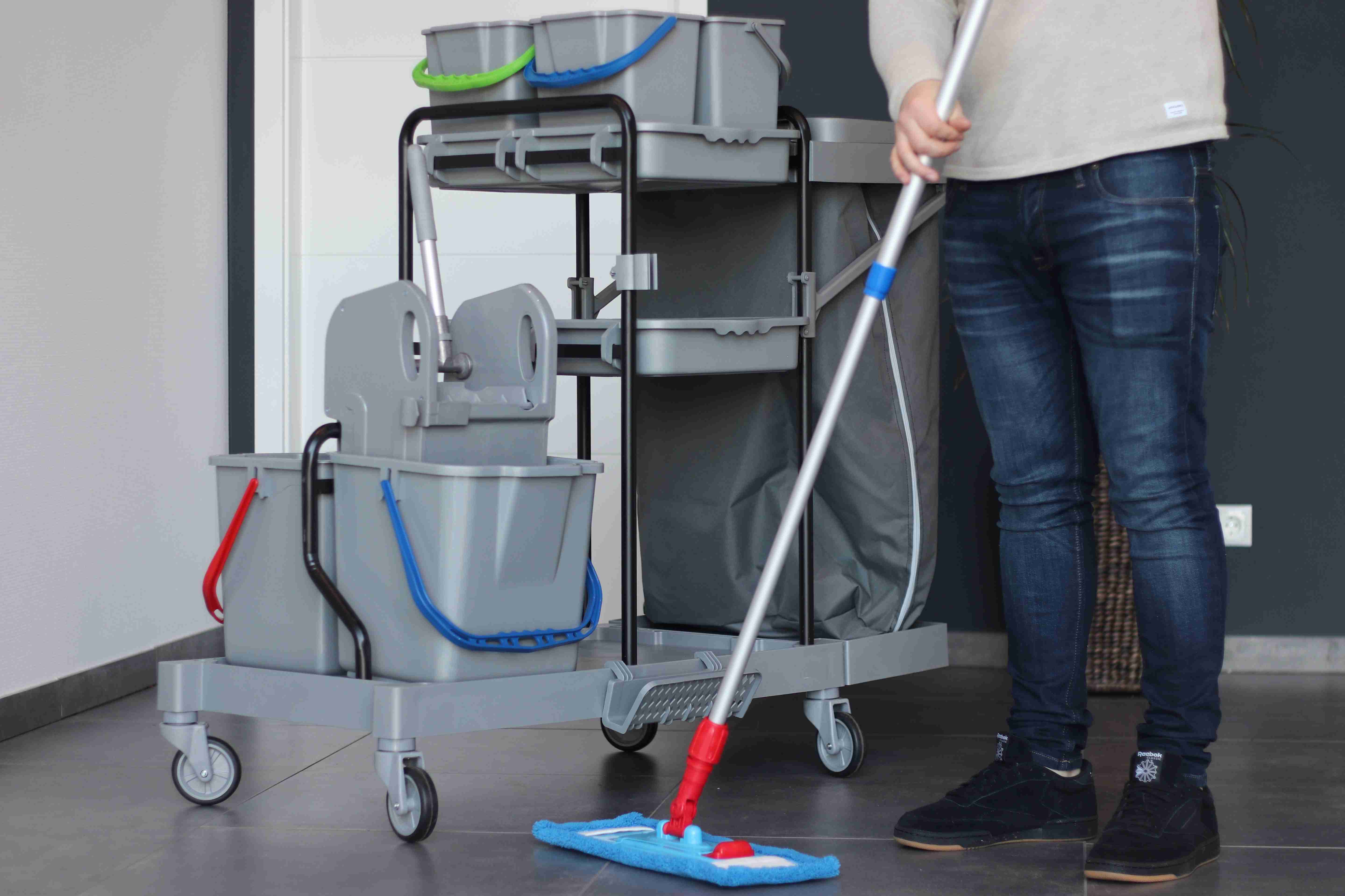 Reinigungswagen für die Gebäudereinigung