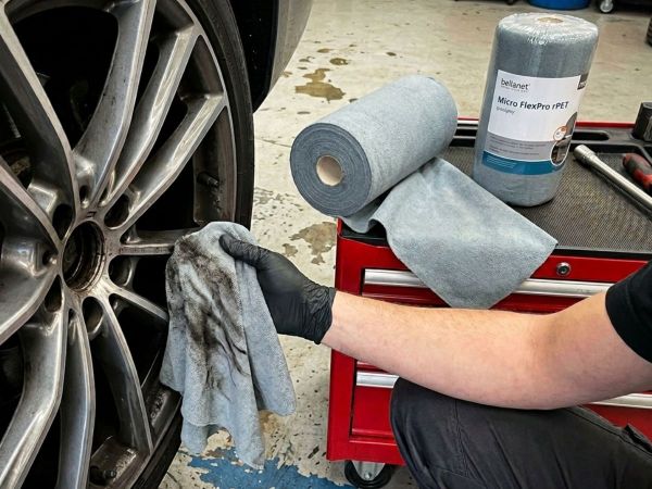 Abrissrolle aus Mikrofaser für die schnelle Reinigung in Werkstatt und Co