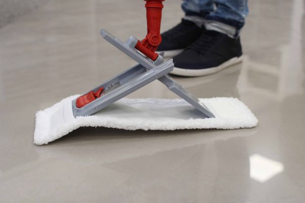 Professioneller Mopp für alle Hartböden