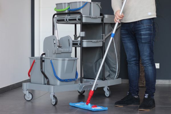 Reinigungs- und Putzwagen für die Gebäudereinigung