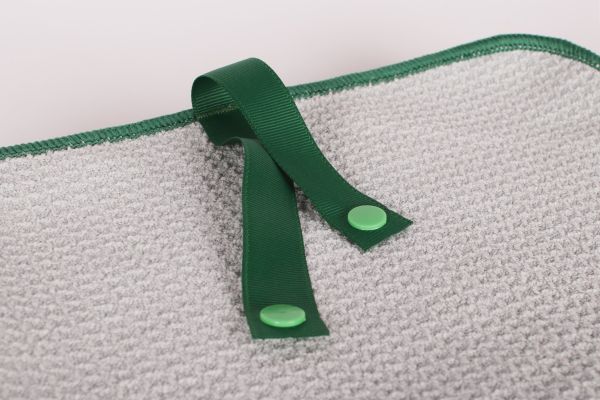 Handtuch mit Druckknopf-Schlaufe