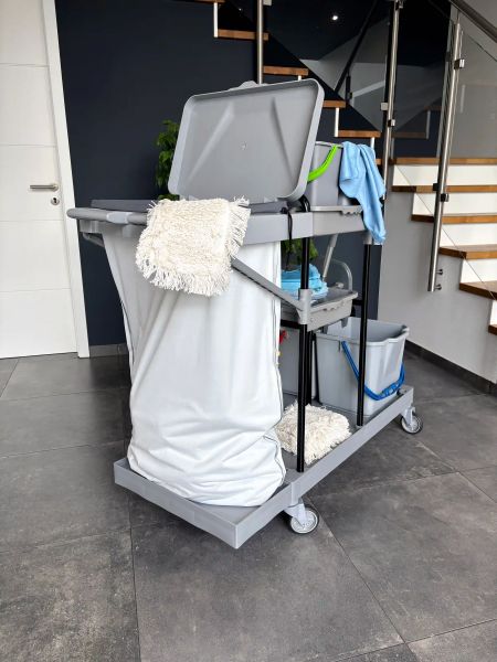 Der nachhaltige bellaBag 120 L ist geeignet für große Reinigungswagen