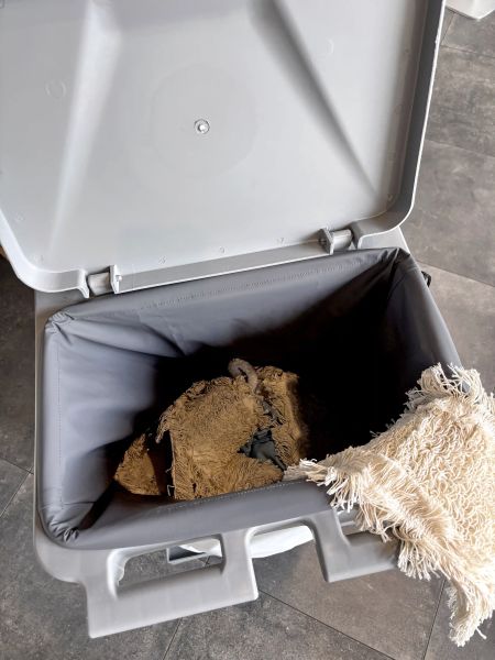 Nachhaltige und waschbare Aufbewahrung von Reinigungstextilien für die Gebäudereinigung